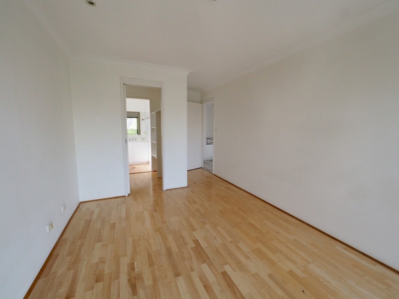 11/37 Australia Ave, Broadbeach QLD 4218