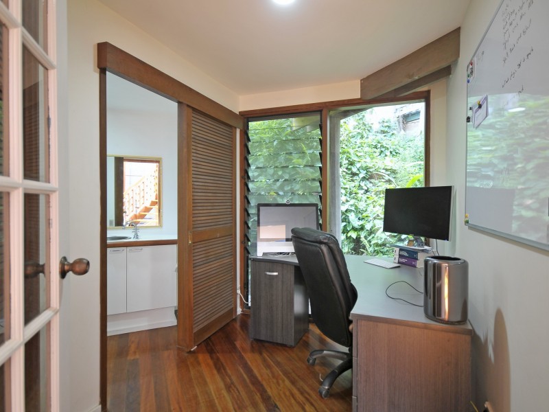 34 Woodgee Street, Currumbin QLD 4223