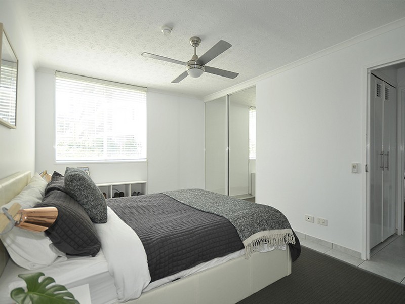 23/243 Boundary Street, Rainbow Bay QLD 4225