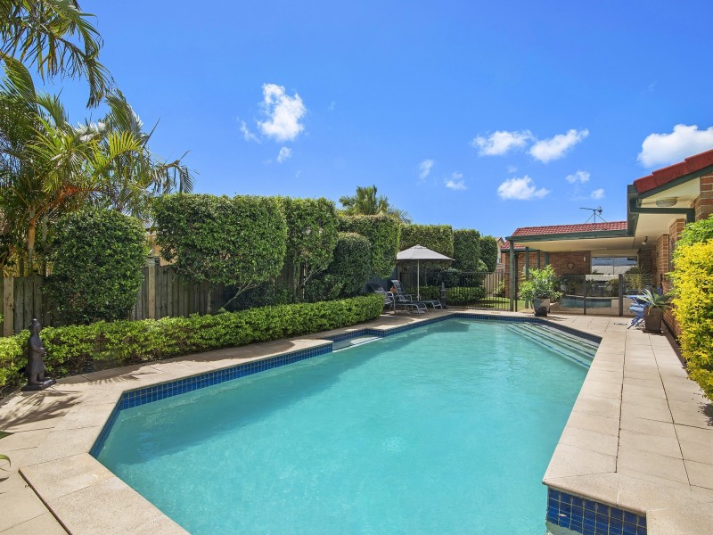 6 Rees Court, Elanora QLD 4221