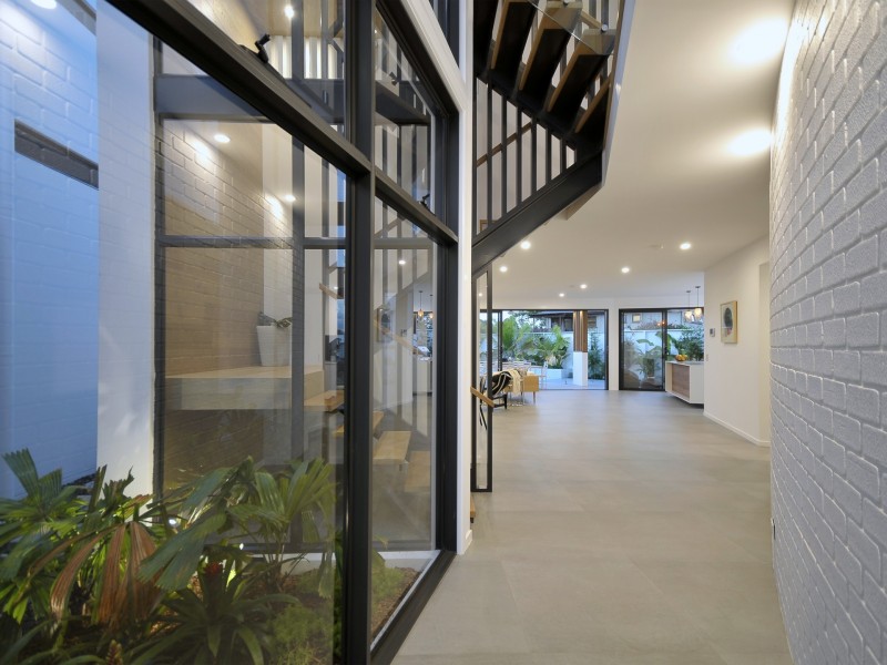 16B Chant Street, Broadbeach Waters QLD 4218