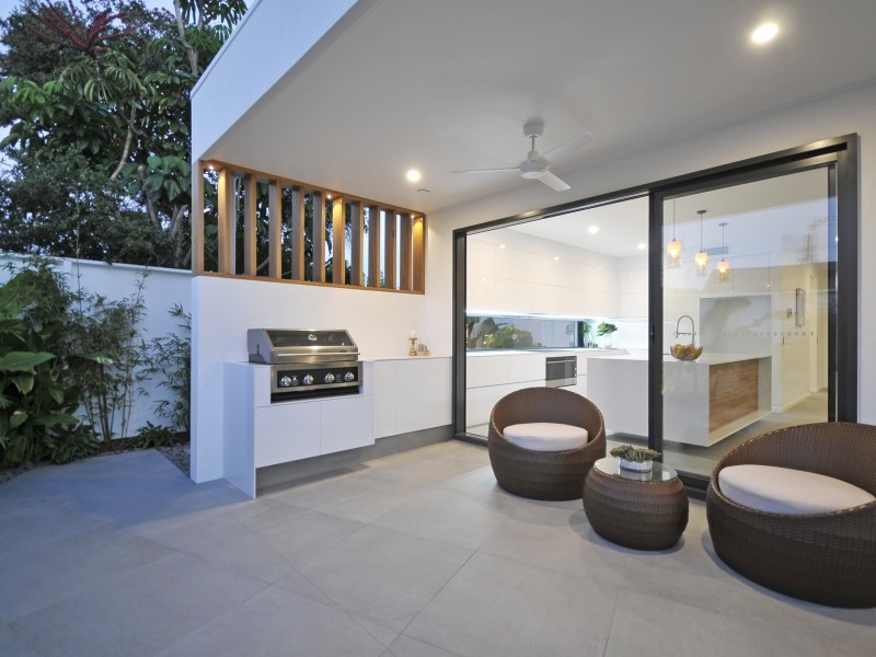 16B Chant Street, Broadbeach Waters QLD 4218