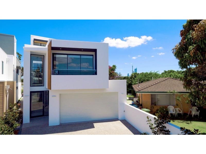 16B Chant Street, Broadbeach Waters QLD 4218