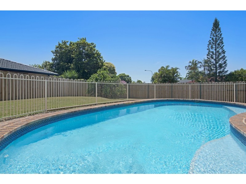 1 Cassia Court, Palm Beach QLD 4221