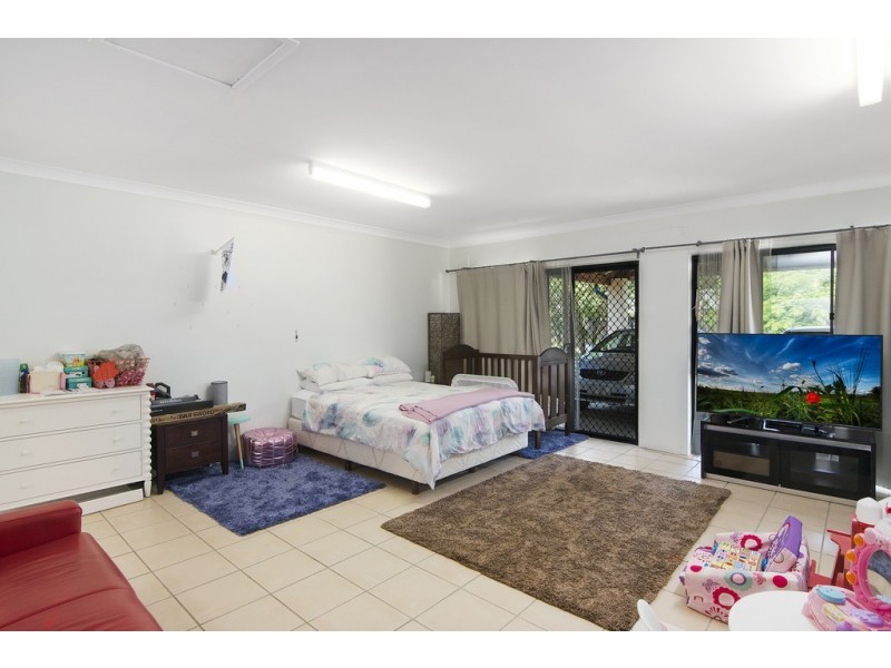 1 Cassia Court, Palm Beach QLD 4221