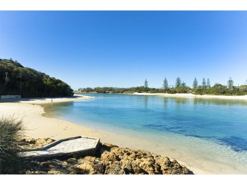 1 Cassia Court, Palm Beach QLD 4221