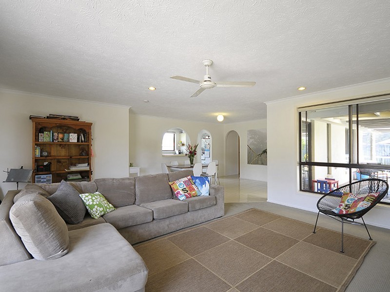 5 Togos Avenue, Currumbin Waters QLD 4223
