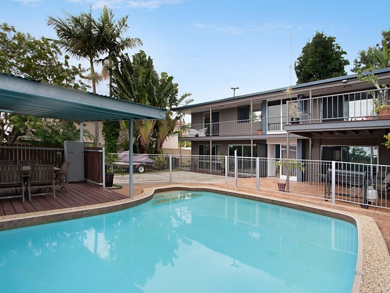 6 Seaview Parade, Elanora QLD 4221