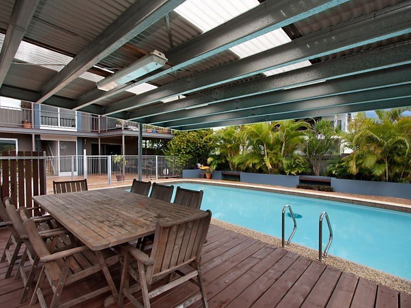 6 Seaview Parade, Elanora QLD 4221