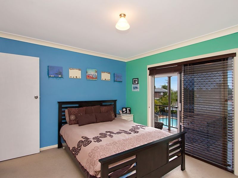 6 Seaview Parade, Elanora QLD 4221