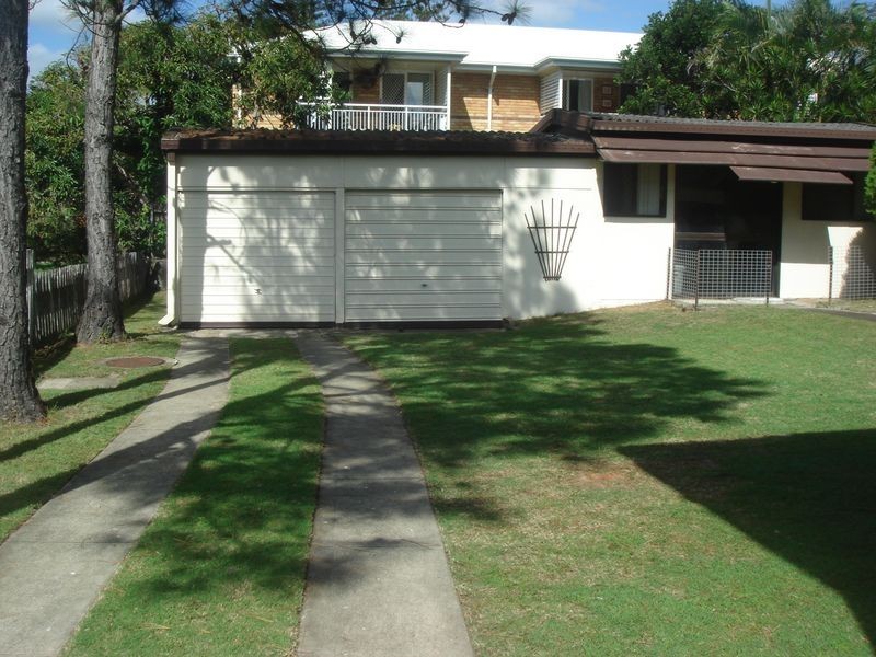 1/4 Twelfth  Avenue, Palm Beach QLD 4221