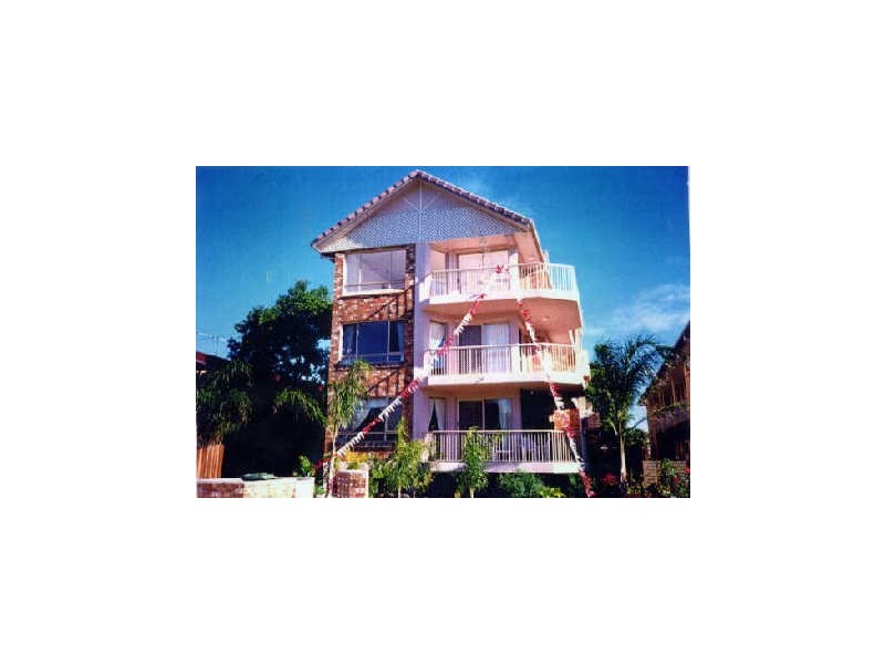2/76 Sarawak Avenue, Palm Beach QLD 4221
