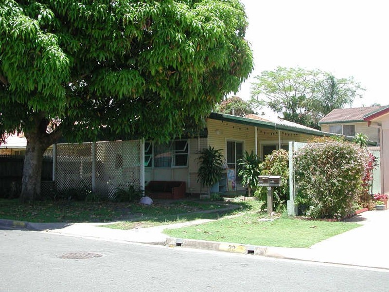 1/20 Molucca Ave, Palm Beach QLD 4221