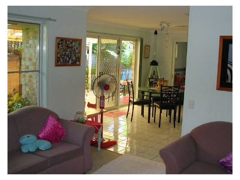 2/5 Janal Place, Currumbin Waters QLD 4223