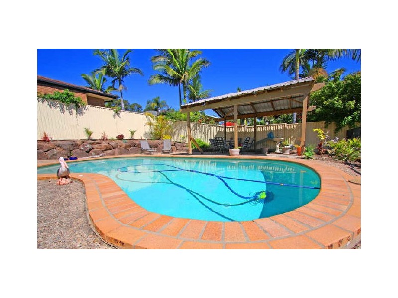 18 Darnel Street, Elanora QLD 4221