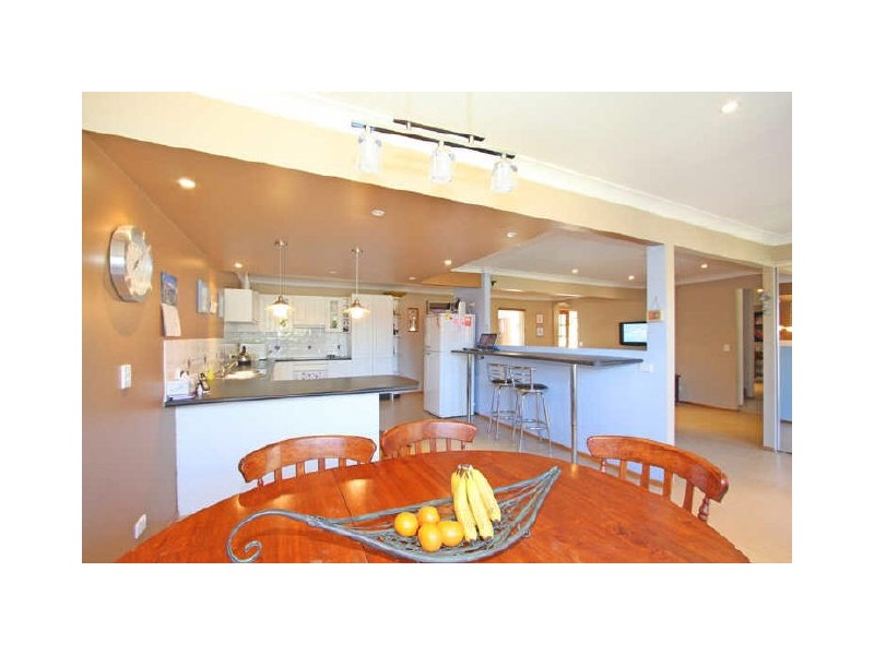 18 Darnel Street, Elanora QLD 4221