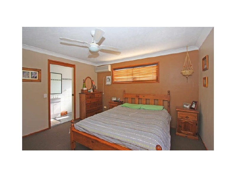 18 Darnel Street, Elanora QLD 4221