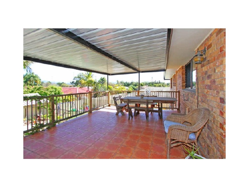 18 Darnel Street, Elanora QLD 4221