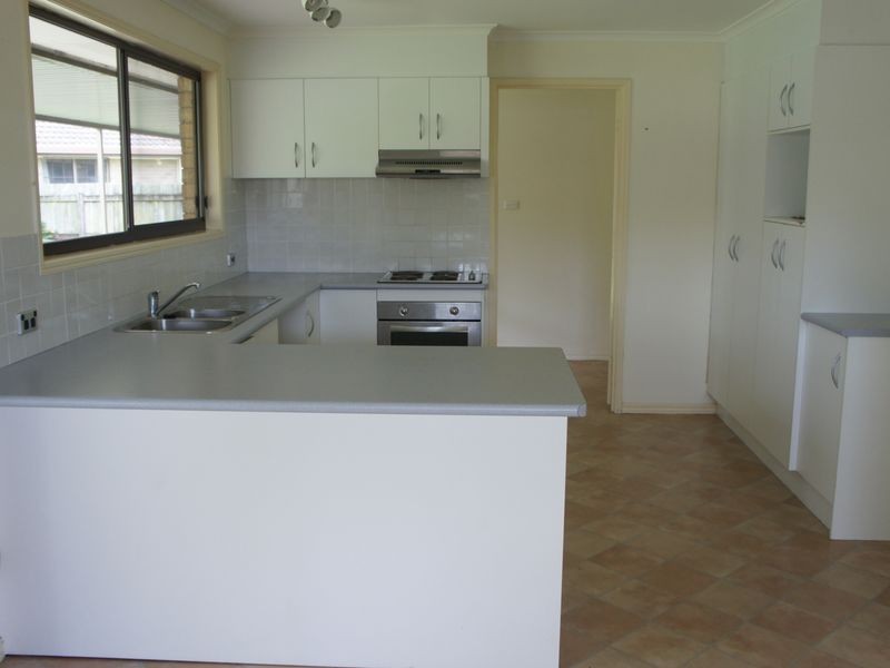 84 K P Mcgrath Drive, Elanora QLD 4221