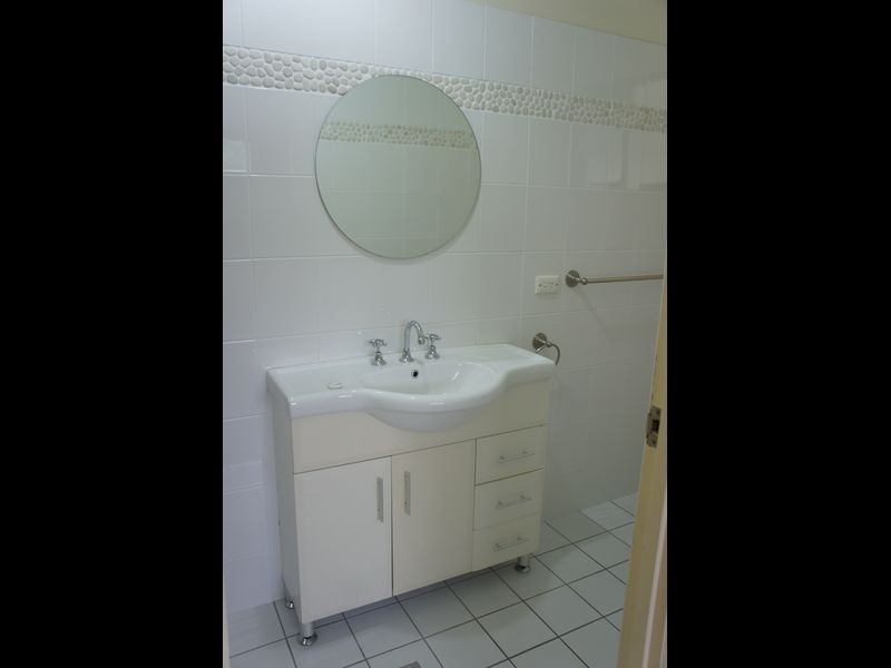 84 K P Mcgrath Drive, Elanora QLD 4221