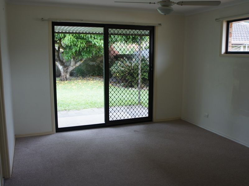 84 K P Mcgrath Drive, Elanora QLD 4221