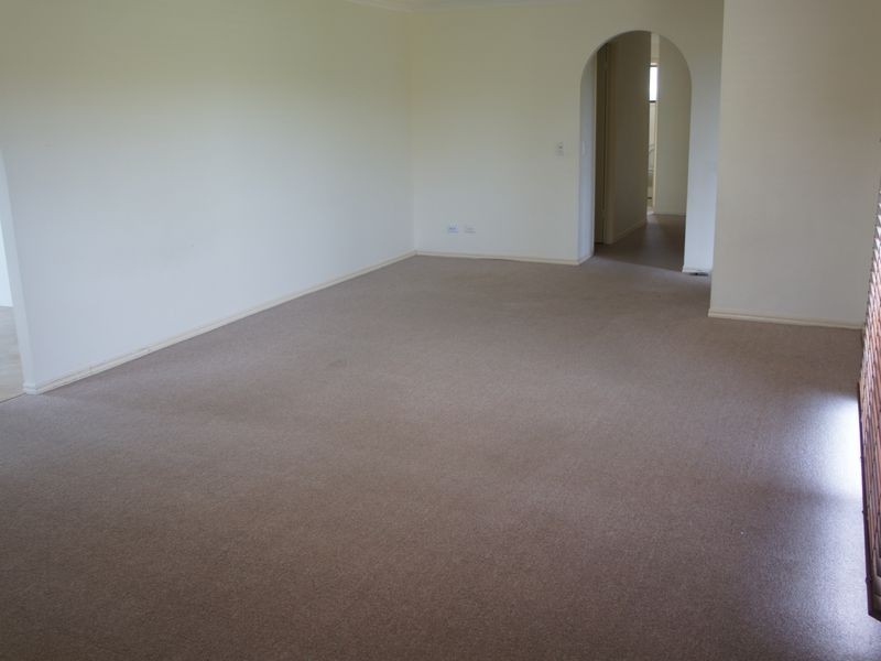 84 K P Mcgrath Drive, Elanora QLD 4221