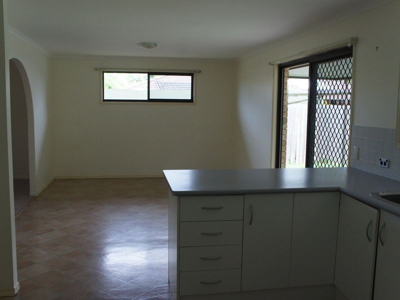 84 K P Mcgrath Drive, Elanora QLD 4221