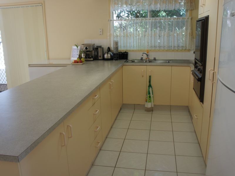 2/62 Tallebudgera Drive, Palm Beach QLD 4221