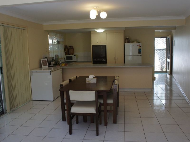 2/62 Tallebudgera Drive, Palm Beach QLD 4221