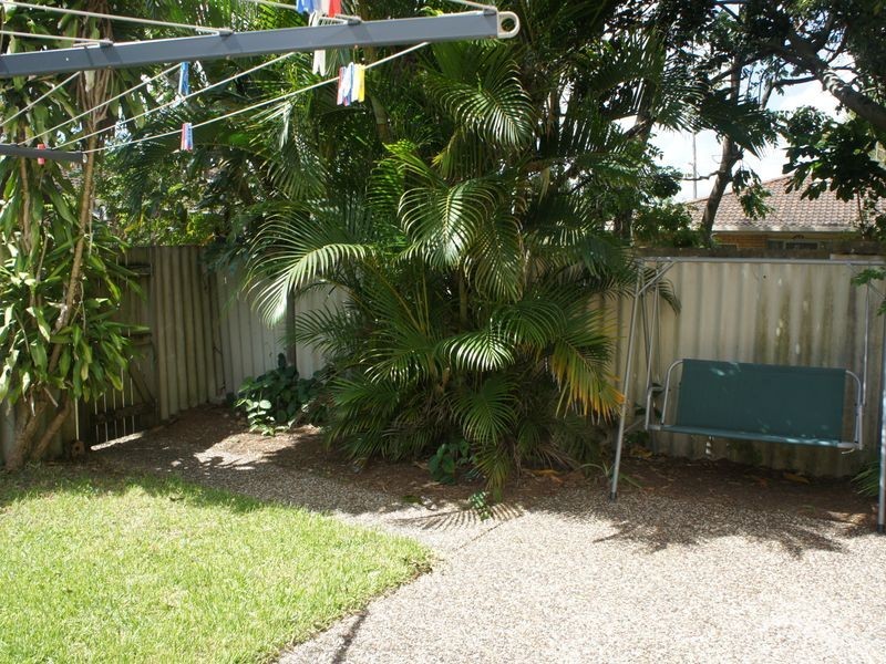 2/62 Tallebudgera Drive, Palm Beach QLD 4221