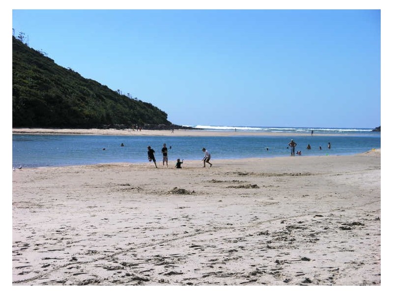 2/62 Tallebudgera Drive, Palm Beach QLD 4221