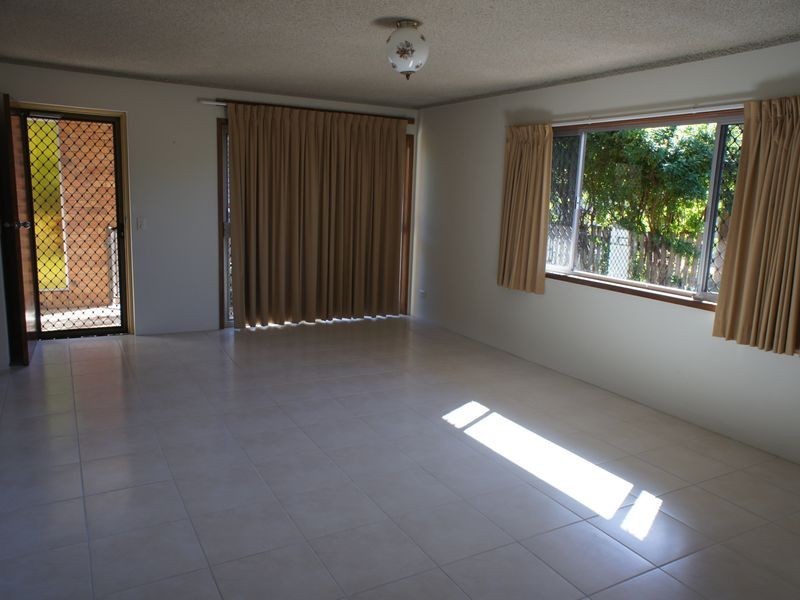 1/4 Twelfth Avenue, Palm Beach QLD 4221