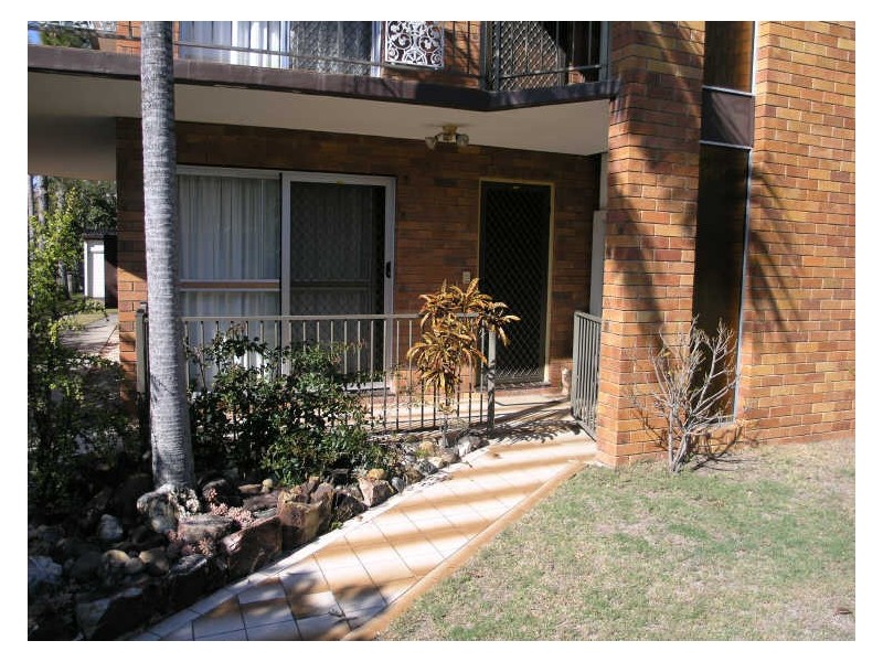 1/4 Twelfth Avenue, Palm Beach QLD 4221