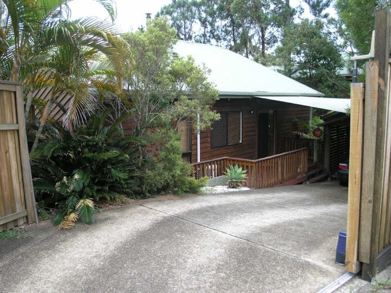 7 Doubleview Drive, Elanora QLD 4221