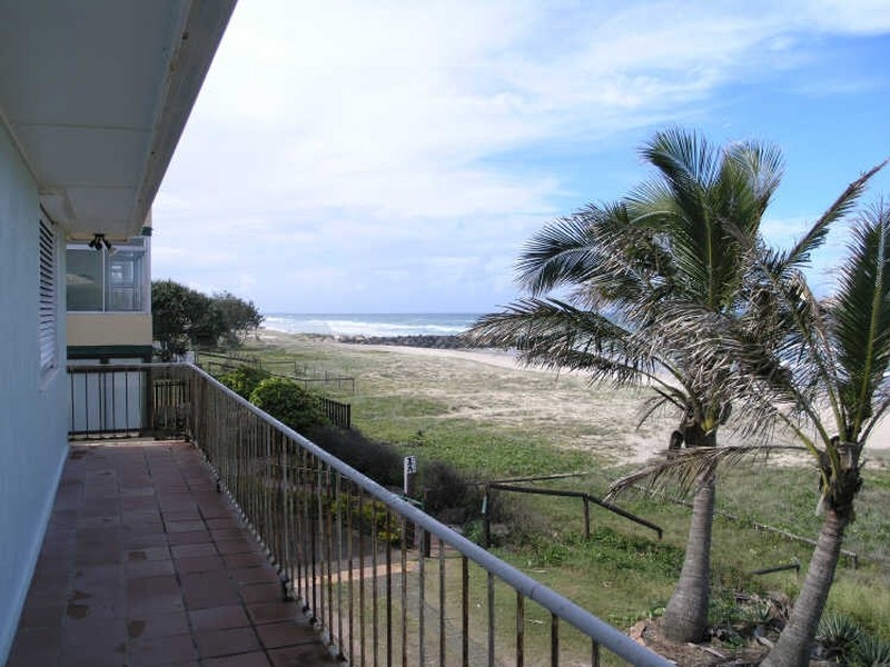 Palm Beach QLD 4221