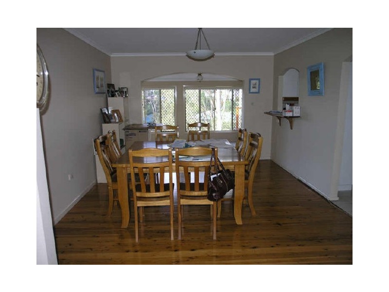 9 Crest Drive, Elanora QLD 4221