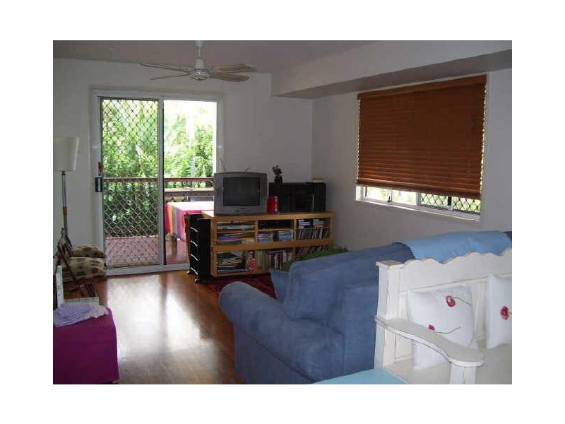 4               Corrigin Court, Elanora QLD 4221