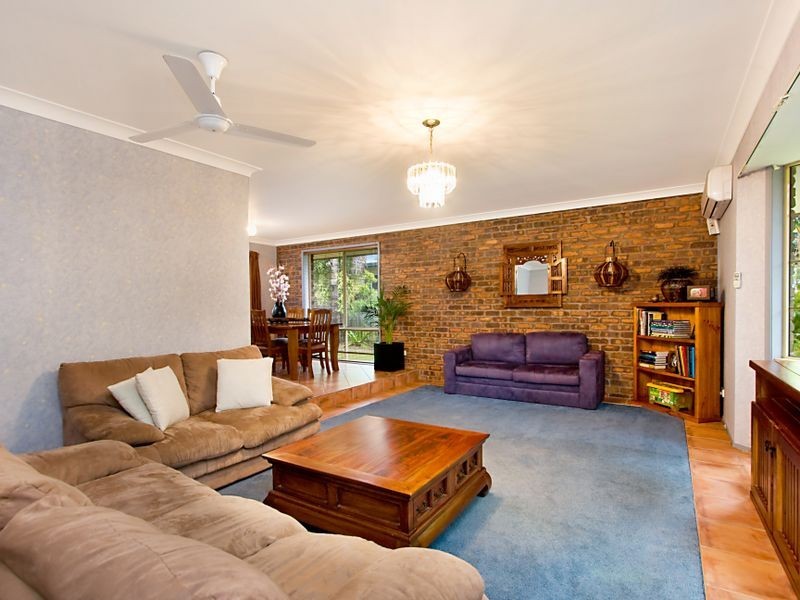 15 Blackbean Court, Elanora QLD 4221