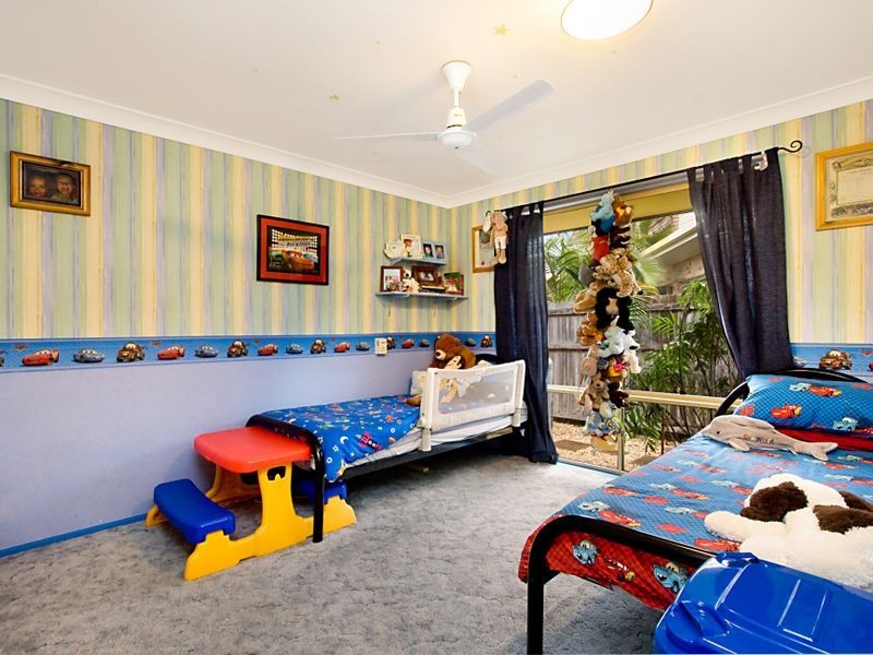 15 Blackbean Court, Elanora QLD 4221