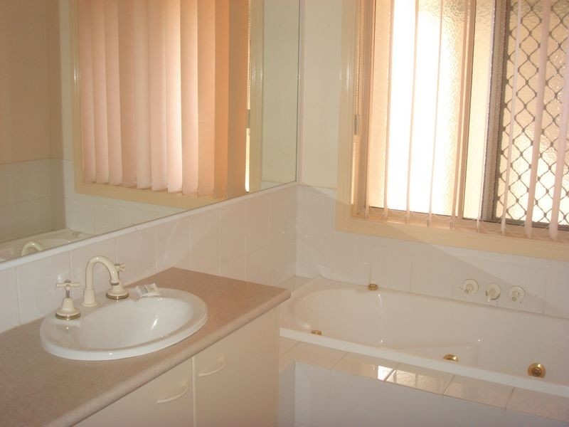 Varsity Lakes QLD 4227