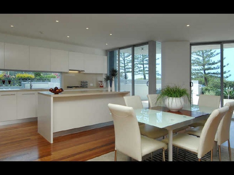 1/112 The Esplanade, Burleigh Heads QLD 4220