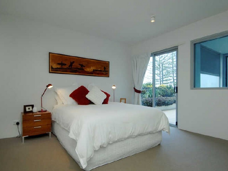 1/112 The Esplanade, Burleigh Heads QLD 4220