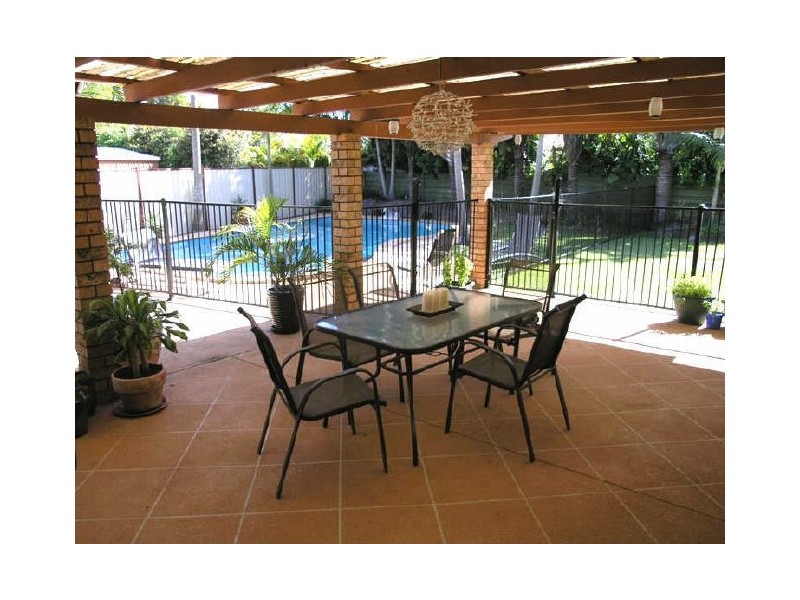 8 Sumach Place, Palm Beach QLD 4221