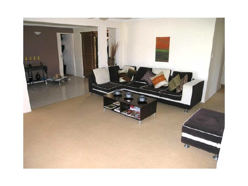 8 Sumach Place, Palm Beach QLD 4221