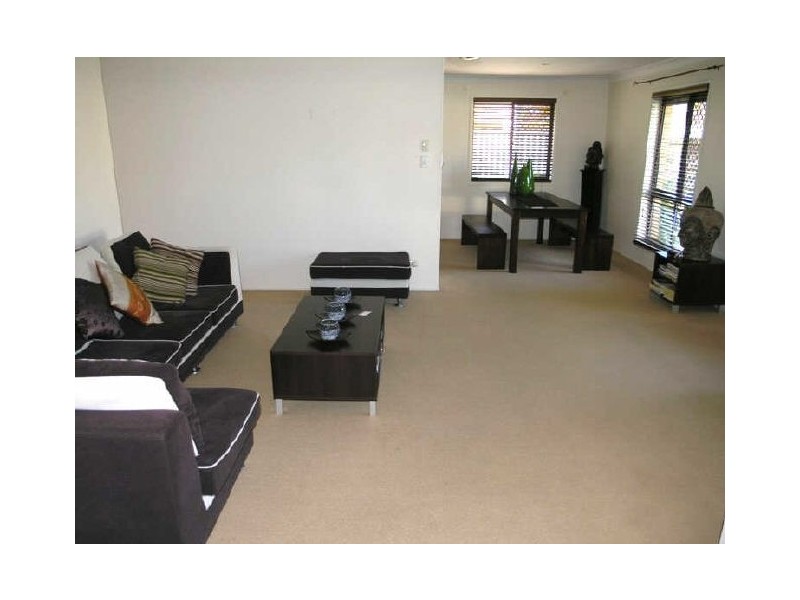 8 Sumach Place, Palm Beach QLD 4221