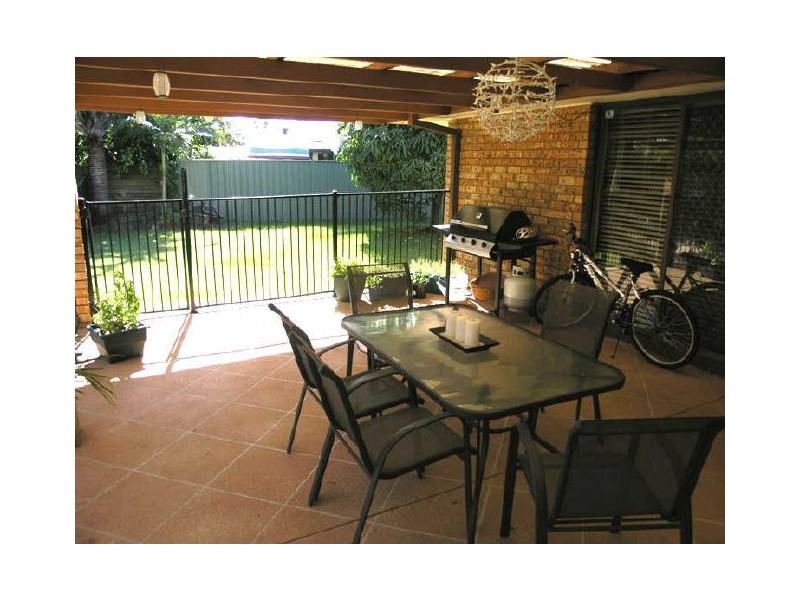 8 Sumach Place, Palm Beach QLD 4221