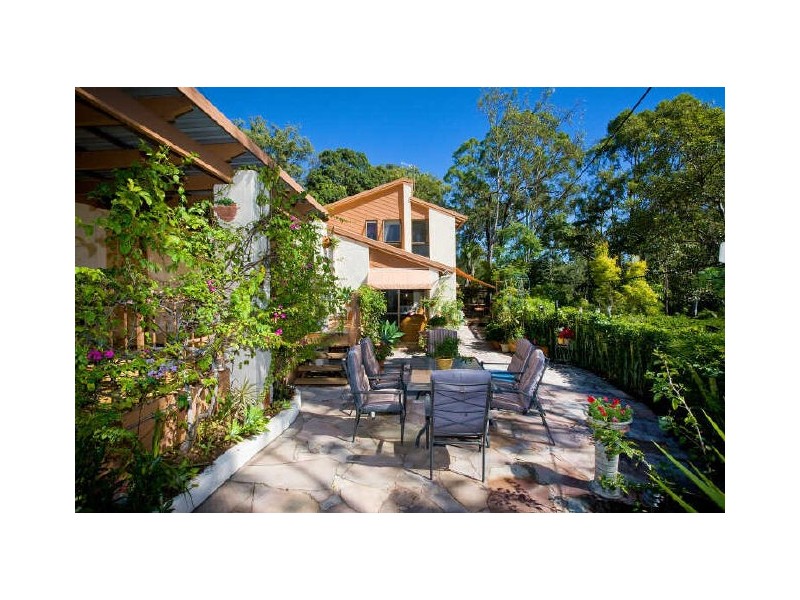 83 Ocean Parade, Burleigh Heads QLD 4220