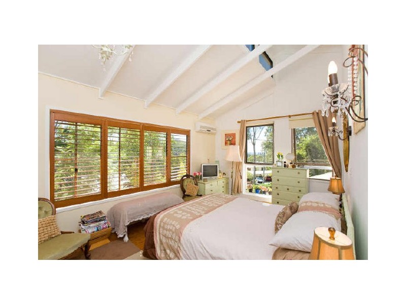 83 Ocean Parade, Burleigh Heads QLD 4220