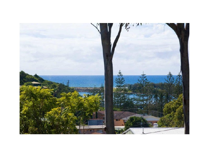 83 Ocean Parade, Burleigh Heads QLD 4220