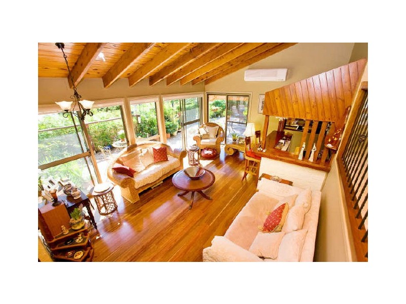 83 Ocean Parade, Burleigh Heads QLD 4220